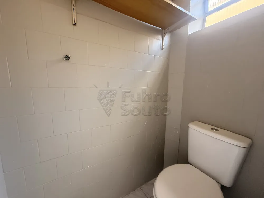 Comprar Apartamento / Padr&atilde;o em Pelotas R$ 320.000,00 - Foto 10