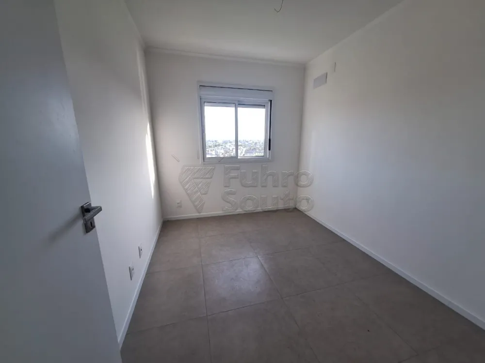 Comprar Apartamento / Padr&atilde;o em Pelotas R$ 250.000,00 - Foto 3