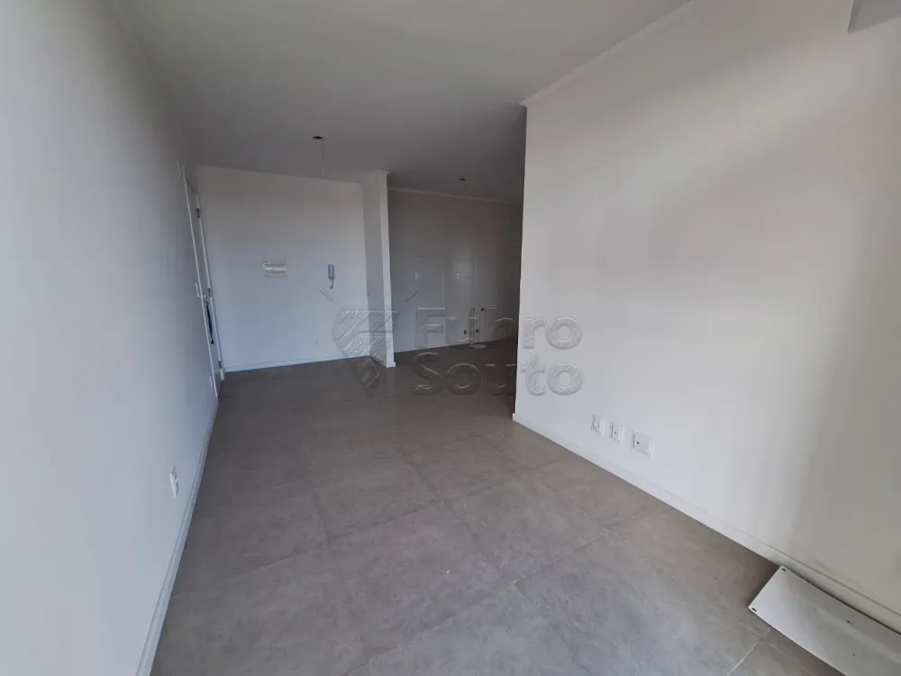 Comprar Apartamento / Padr&atilde;o em Pelotas R$ 250.000,00 - Foto 4
