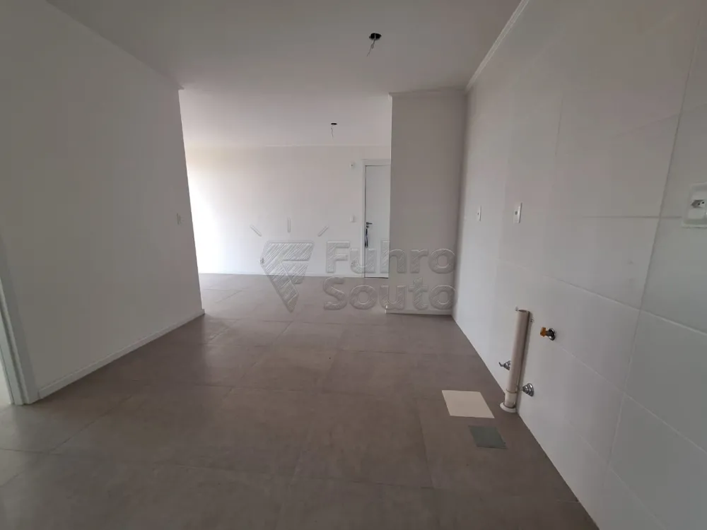 Comprar Apartamento / Padr&atilde;o em Pelotas R$ 250.000,00 - Foto 5