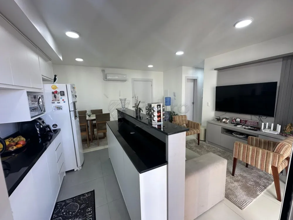 Comprar Apartamento / Padr&atilde;o em Pelotas R$ 475.000,00 - Foto 3