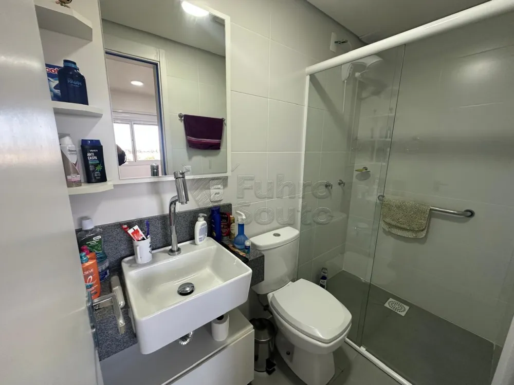 Comprar Apartamento / Padr&atilde;o em Pelotas R$ 475.000,00 - Foto 9