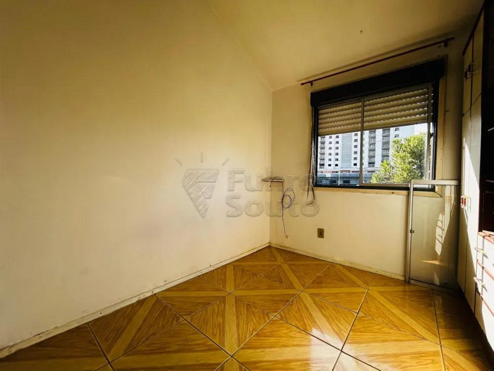 Comprar Apartamento / Padr&atilde;o em Pelotas R$ 150.000,00 - Foto 4