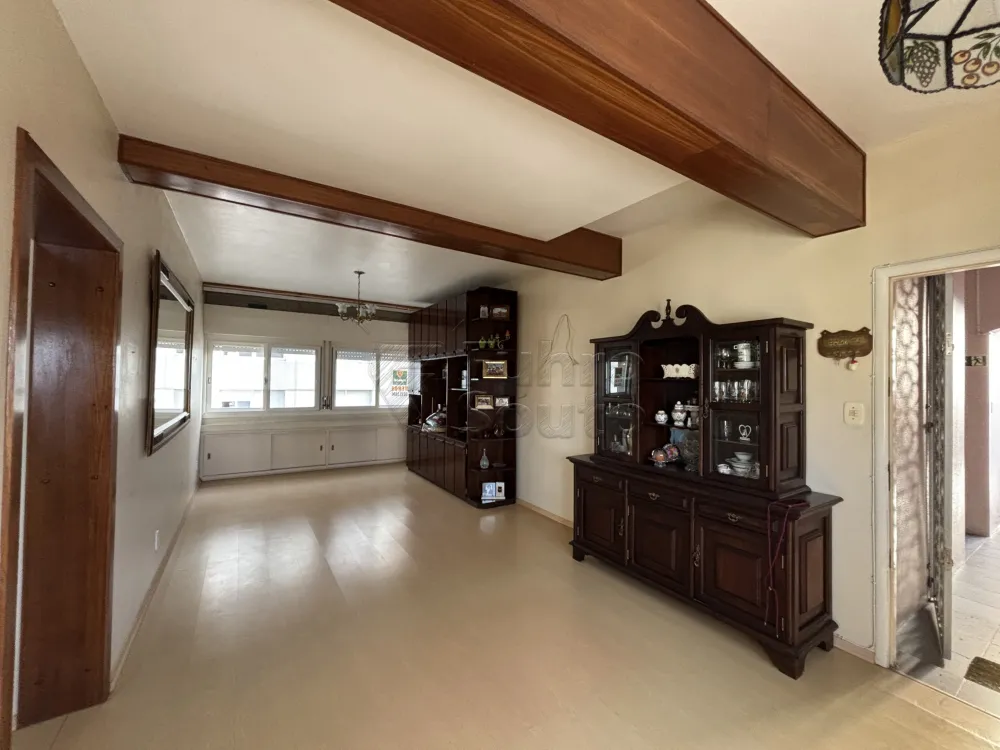 Comprar Apartamento / Padr&atilde;o em Pelotas R$ 250.000,00 - Foto 2