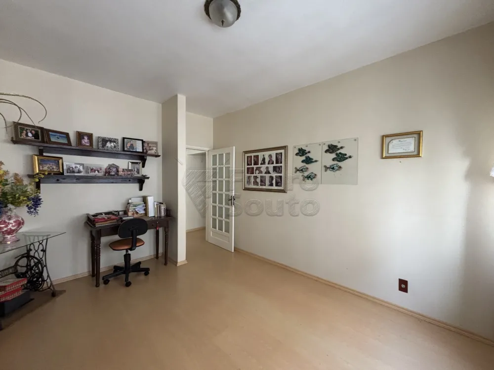 Comprar Apartamento / Padr&atilde;o em Pelotas R$ 250.000,00 - Foto 7