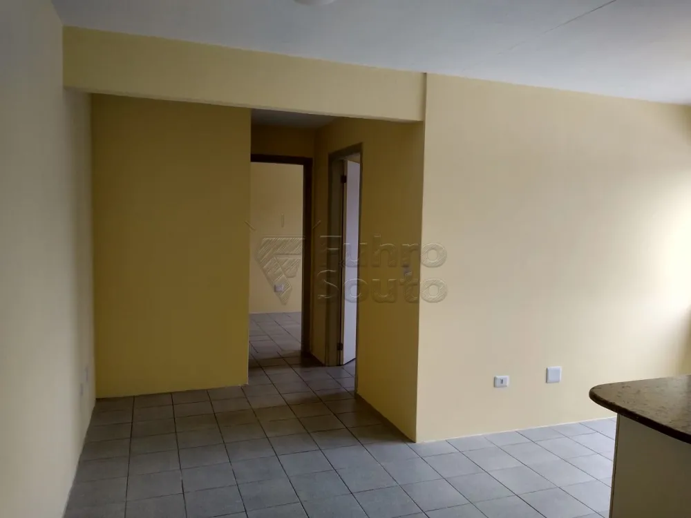 Comprar Apartamento / Padr&atilde;o em Pelotas R$ 149.000,00 - Foto 2
