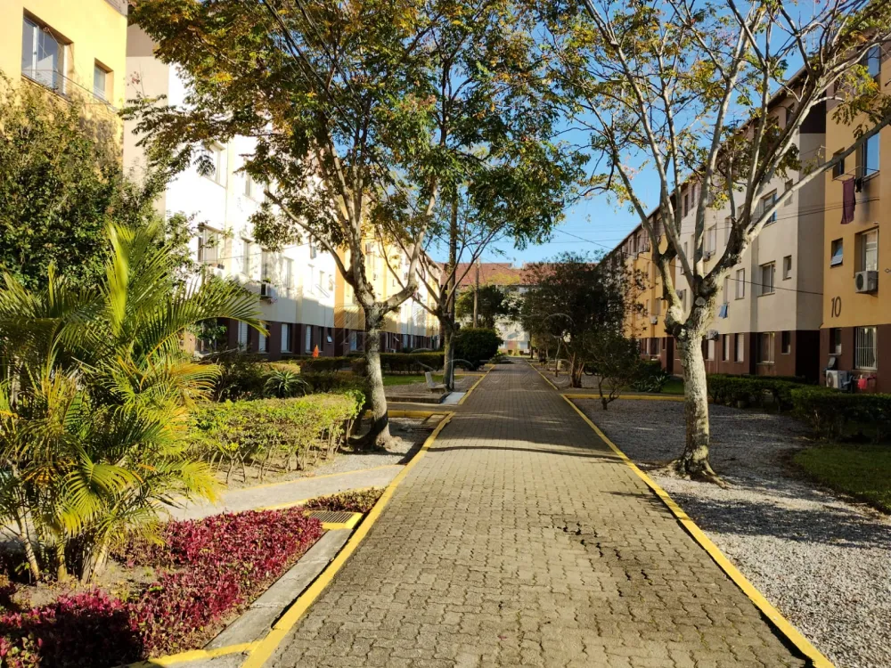 Comprar Apartamento / Padr&atilde;o em Pelotas R$ 149.000,00 - Foto 7