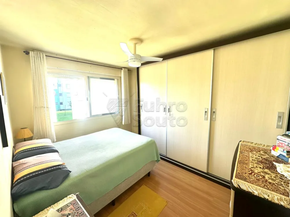 Comprar Apartamento / Padr&atilde;o em Pelotas R$ 330.000,00 - Foto 5