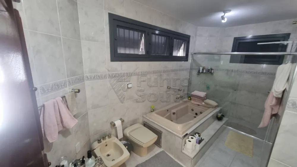 Comprar Casa / Padr&atilde;o em Pelotas R$ 2.450.000,00 - Foto 10