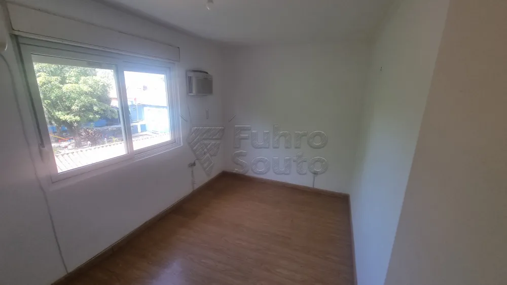 Comprar Apartamento / Padr&atilde;o em Pelotas R$ 200.000,00 - Foto 5