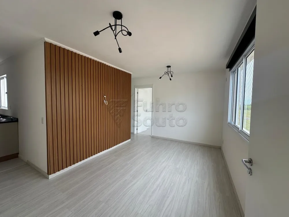 Comprar Apartamento / Padr&atilde;o em Pelotas R$ 215.000,00 - Foto 1