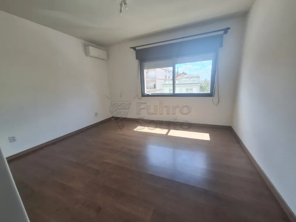 Comprar Apartamento / Padr&atilde;o em Pelotas R$ 450.000,00 - Foto 5