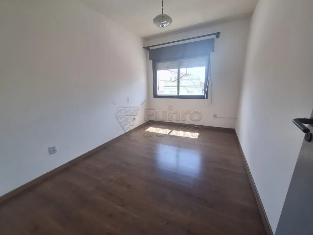 Comprar Apartamento / Padr&atilde;o em Pelotas R$ 450.000,00 - Foto 6