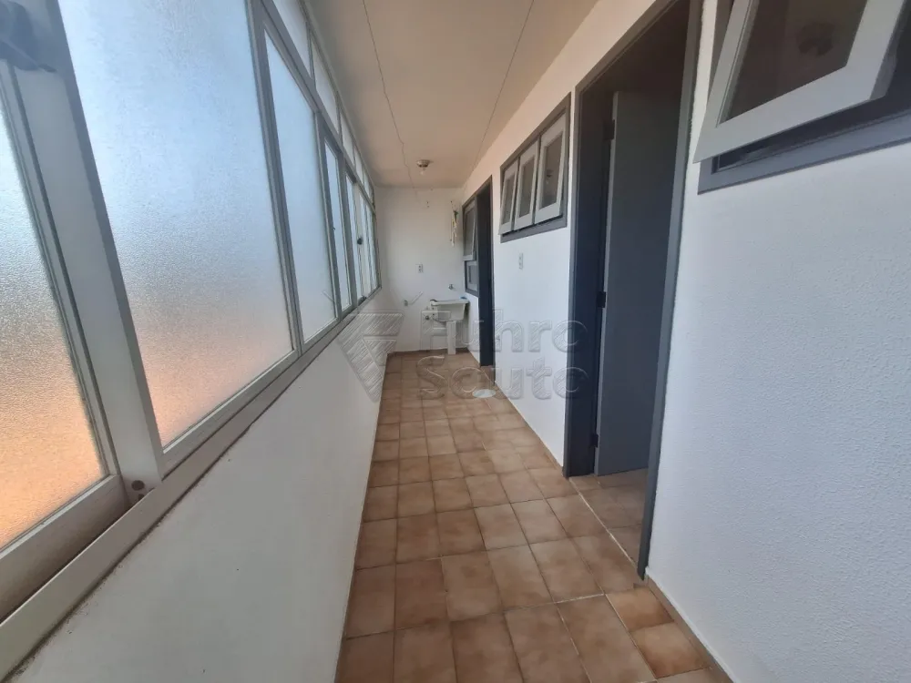 Comprar Apartamento / Padr&atilde;o em Pelotas R$ 450.000,00 - Foto 12