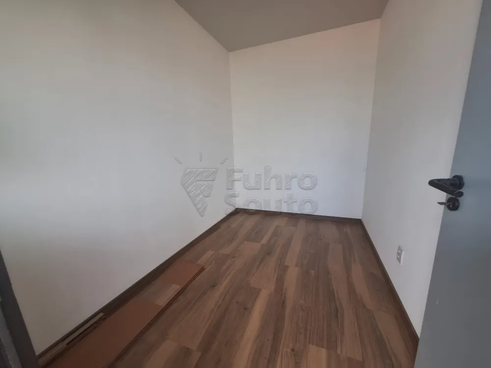 Comprar Apartamento / Padr&atilde;o em Pelotas R$ 450.000,00 - Foto 11