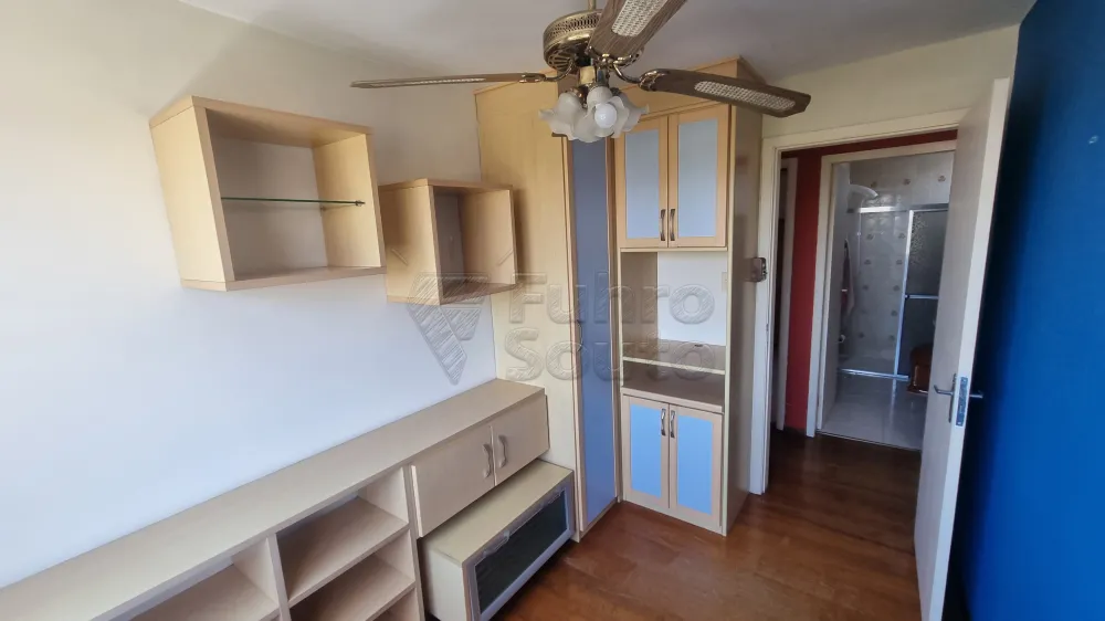 Comprar Apartamento / Padr&atilde;o em Pelotas R$ 190.000,00 - Foto 4