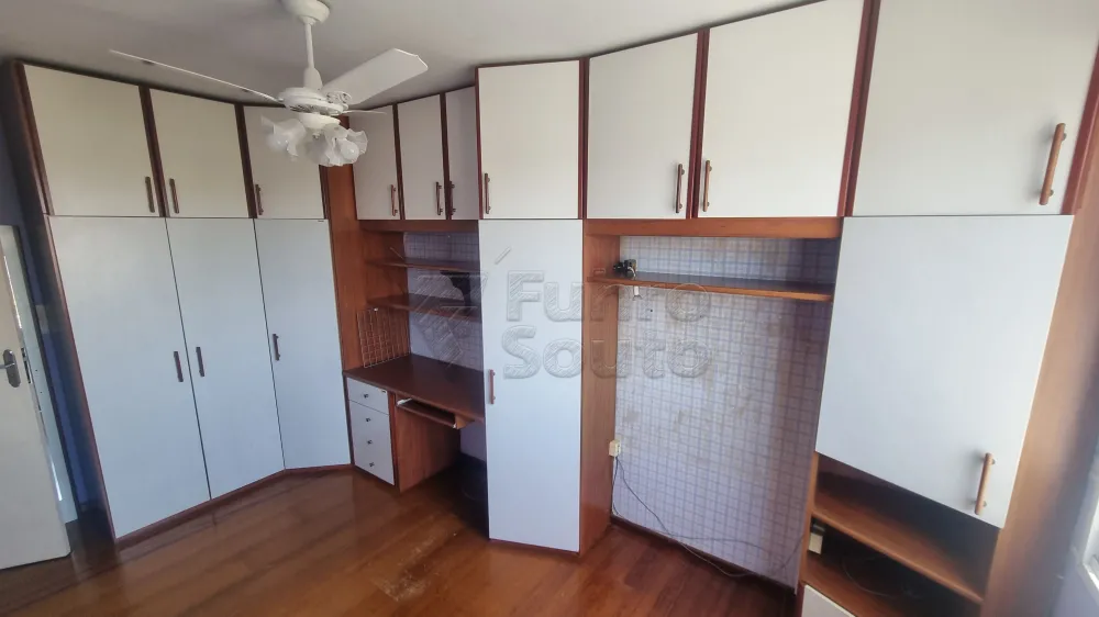 Comprar Apartamento / Padr&atilde;o em Pelotas R$ 190.000,00 - Foto 5