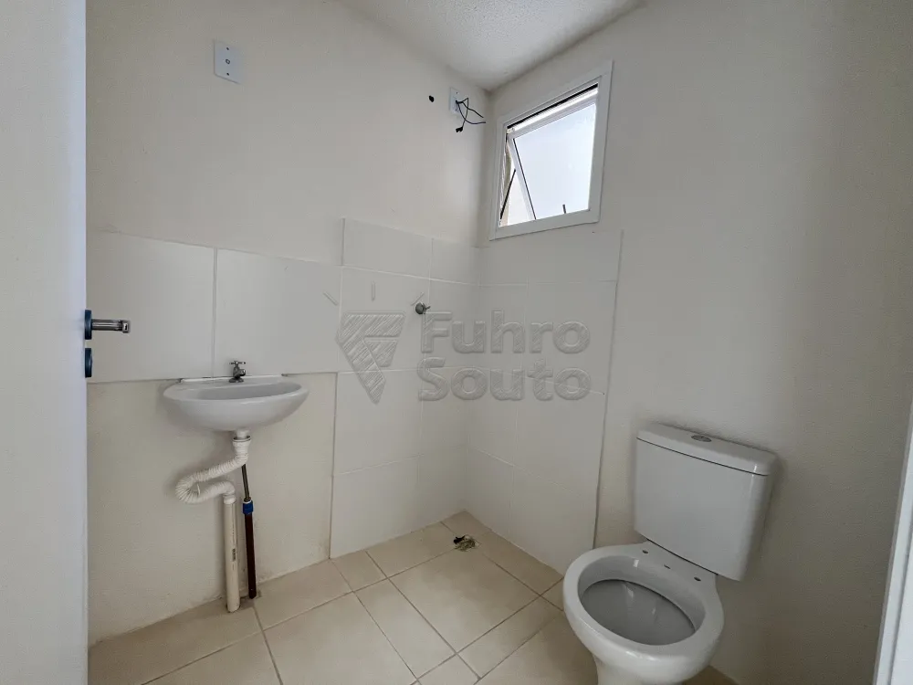 Comprar Apartamento / Padr&atilde;o em Pelotas R$ 146.900,00 - Foto 5