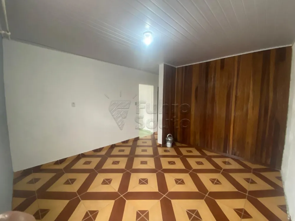 Comprar Casa / Padr&atilde;o em Pelotas R$ 240.000,00 - Foto 6