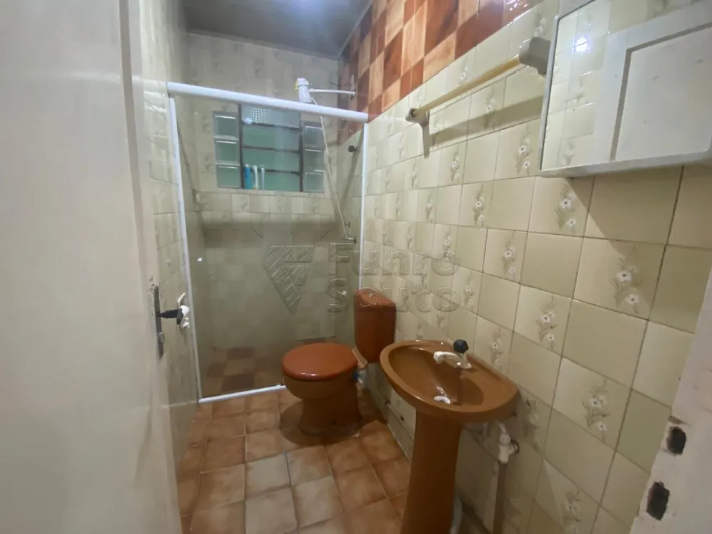 Comprar Casa / Padr&atilde;o em Pelotas R$ 240.000,00 - Foto 7
