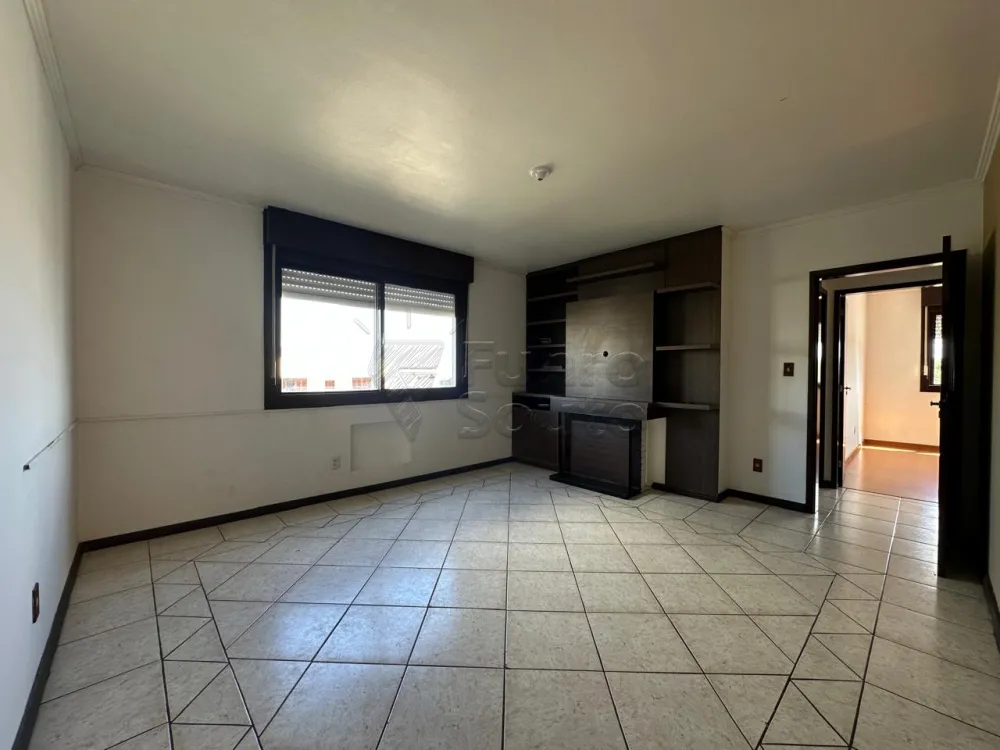 Comprar Apartamento / Padr&atilde;o em Pelotas R$ 245.000,00 - Foto 1