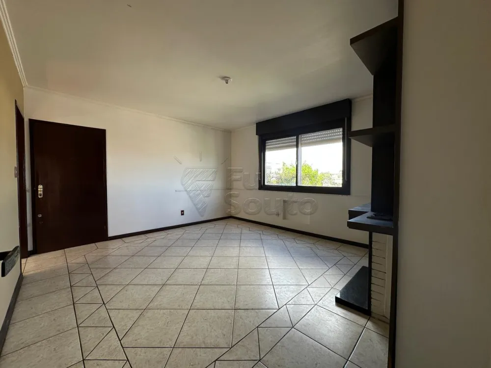 Comprar Apartamento / Padr&atilde;o em Pelotas R$ 245.000,00 - Foto 2