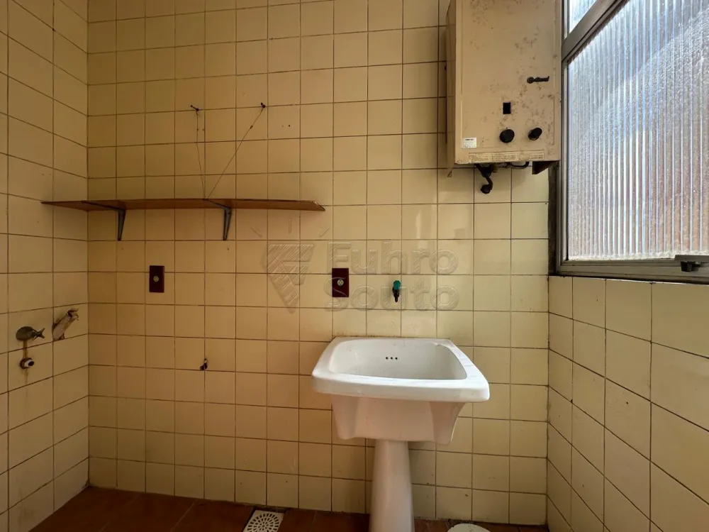 Comprar Apartamento / Padr&atilde;o em Pelotas R$ 245.000,00 - Foto 8