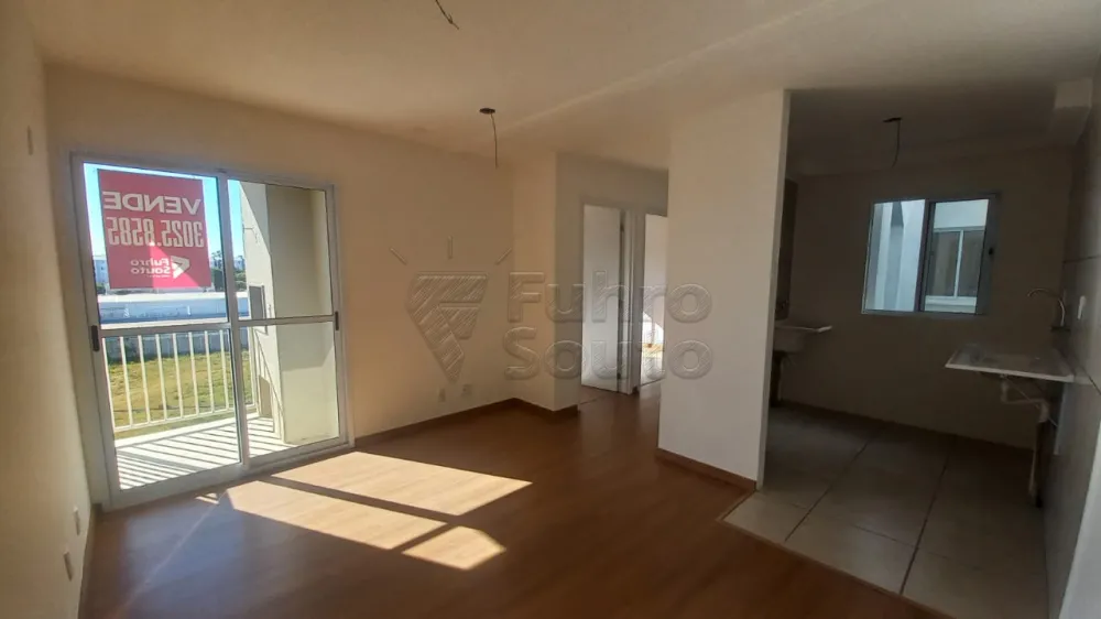 Comprar Apartamento / Padr&atilde;o em Pelotas R$ 240.000,00 - Foto 1