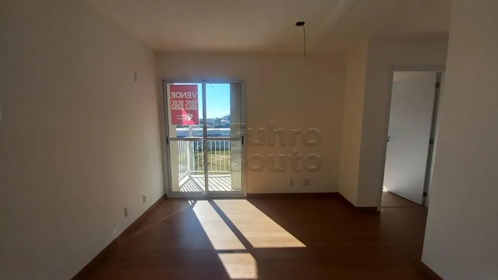 Comprar Apartamento / Padr&atilde;o em Pelotas R$ 240.000,00 - Foto 2