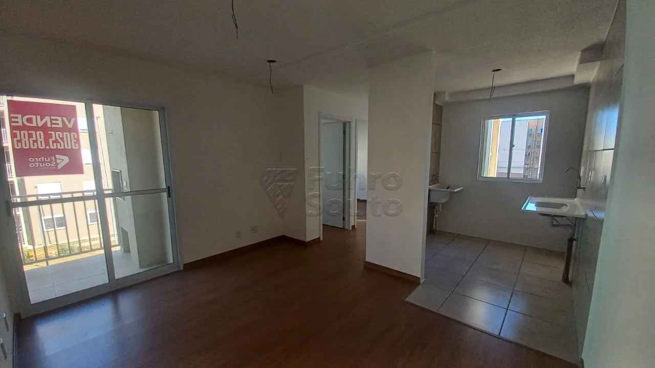 Comprar Apartamento / Padr&atilde;o em Pelotas R$ 236.000,00 - Foto 1