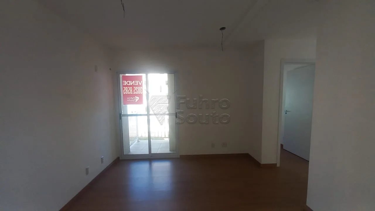 Comprar Apartamento / Padr&atilde;o em Pelotas R$ 236.000,00 - Foto 3