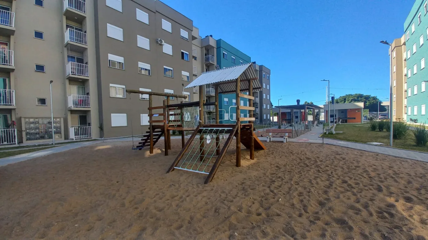 Comprar Apartamento / Padr&atilde;o em Pelotas R$ 236.000,00 - Foto 13