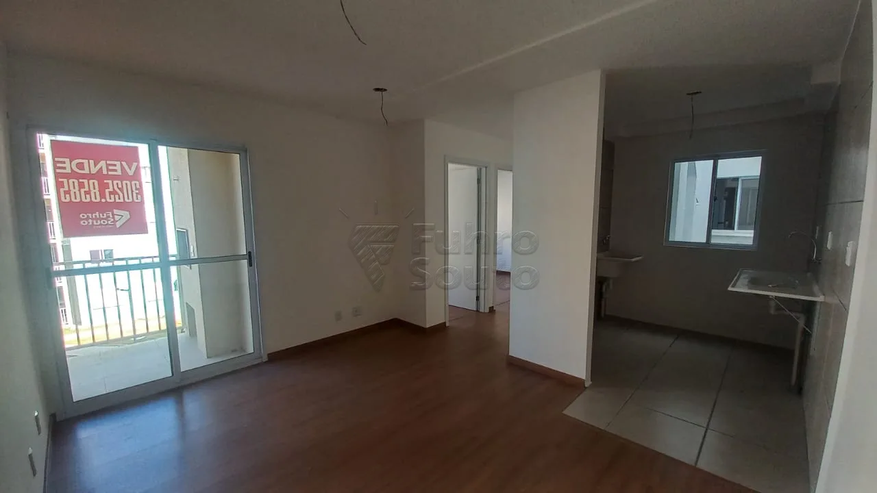 Comprar Apartamento / Padr&atilde;o em Pelotas R$ 236.000,00 - Foto 1