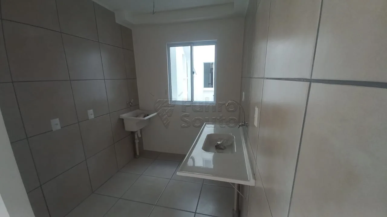 Comprar Apartamento / Padr&atilde;o em Pelotas R$ 236.000,00 - Foto 3