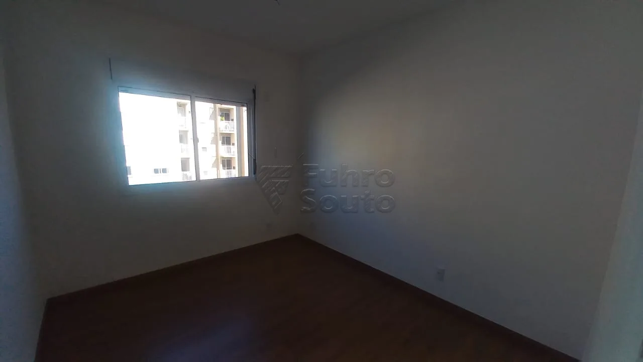 Comprar Apartamento / Padr&atilde;o em Pelotas R$ 236.000,00 - Foto 5