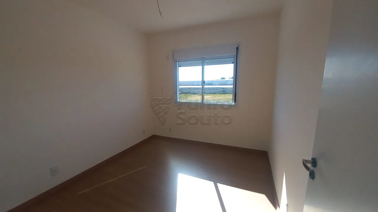 Comprar Apartamento / Padr&atilde;o em Pelotas R$ 236.000,00 - Foto 4