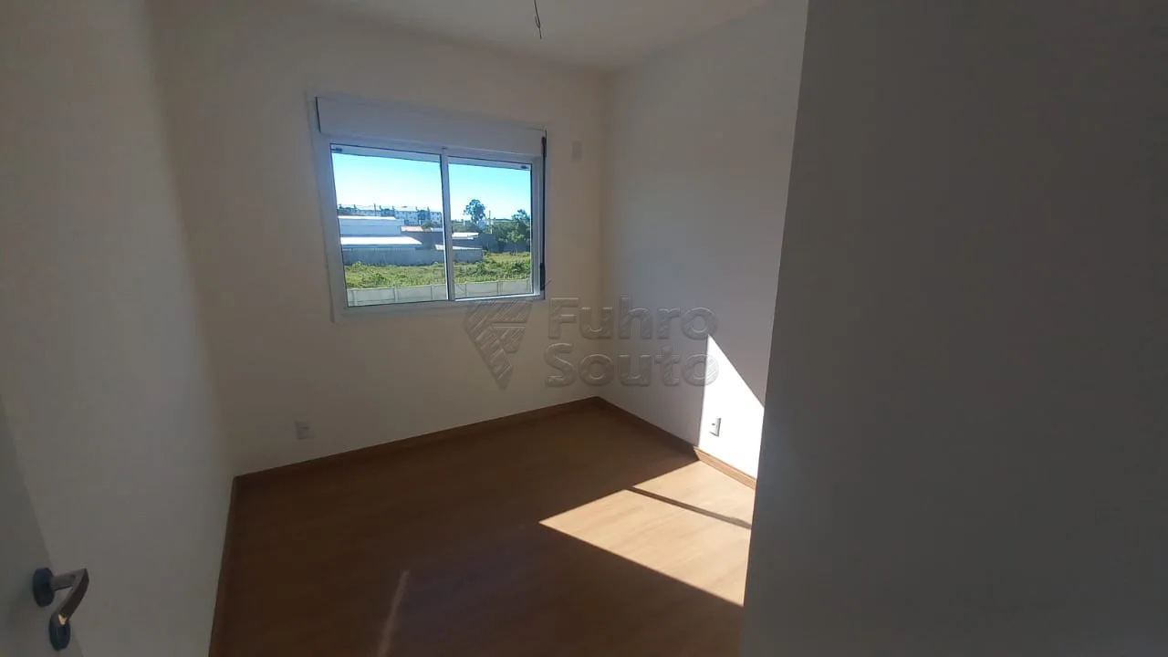 Comprar Apartamento / Padr&atilde;o em Pelotas R$ 236.000,00 - Foto 5