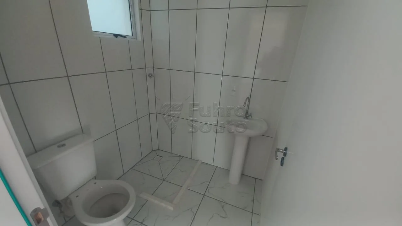 Comprar Apartamento / Padr&atilde;o em Pelotas R$ 236.000,00 - Foto 6