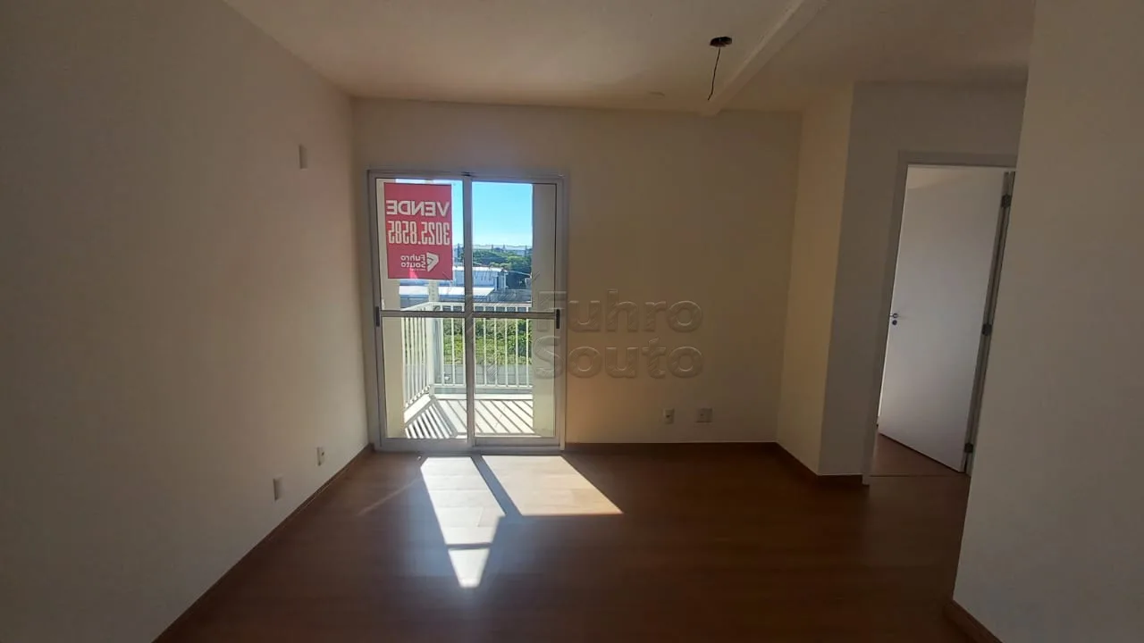 Comprar Apartamento / Padr&atilde;o em Pelotas R$ 236.000,00 - Foto 2