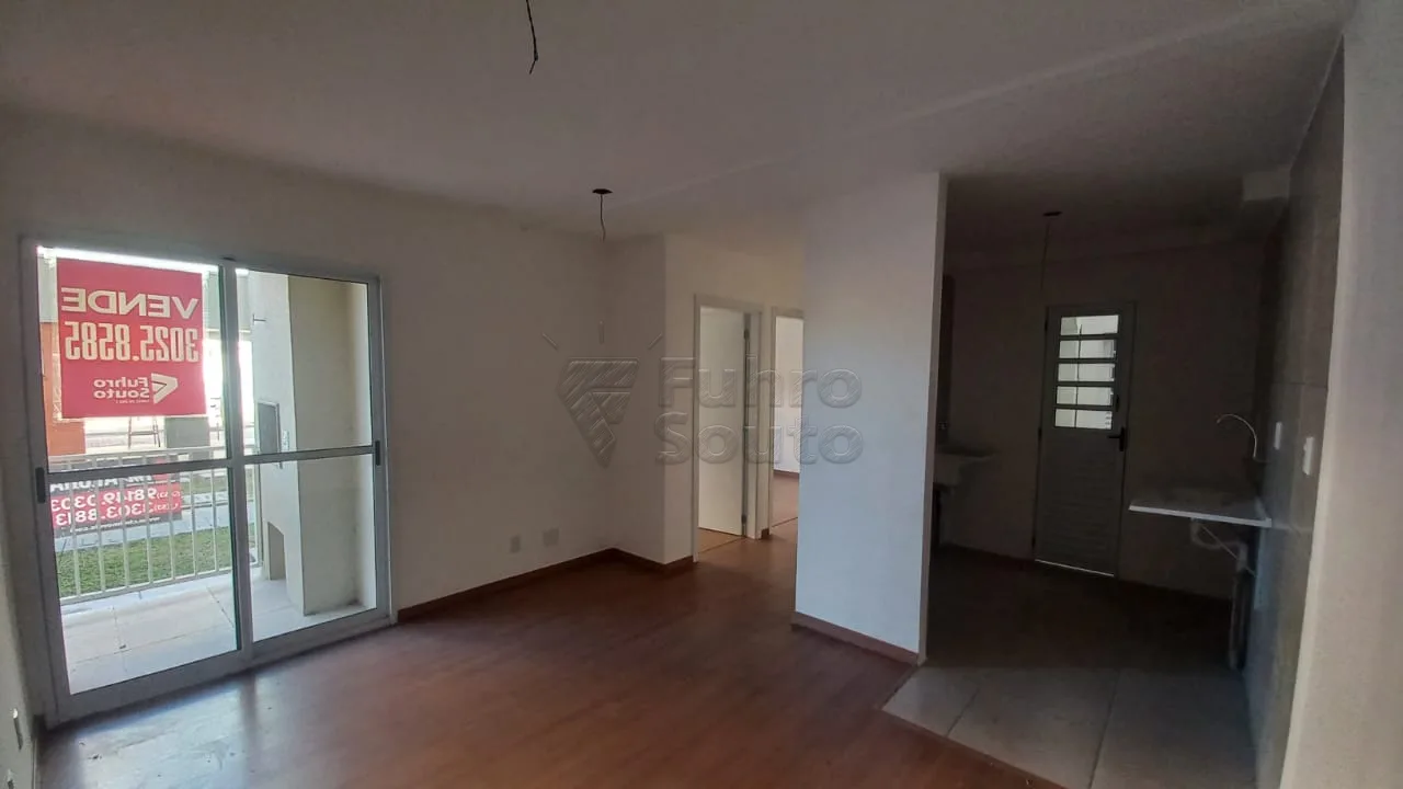 Comprar Apartamento / Padr&atilde;o em Pelotas R$ 236.000,00 - Foto 1