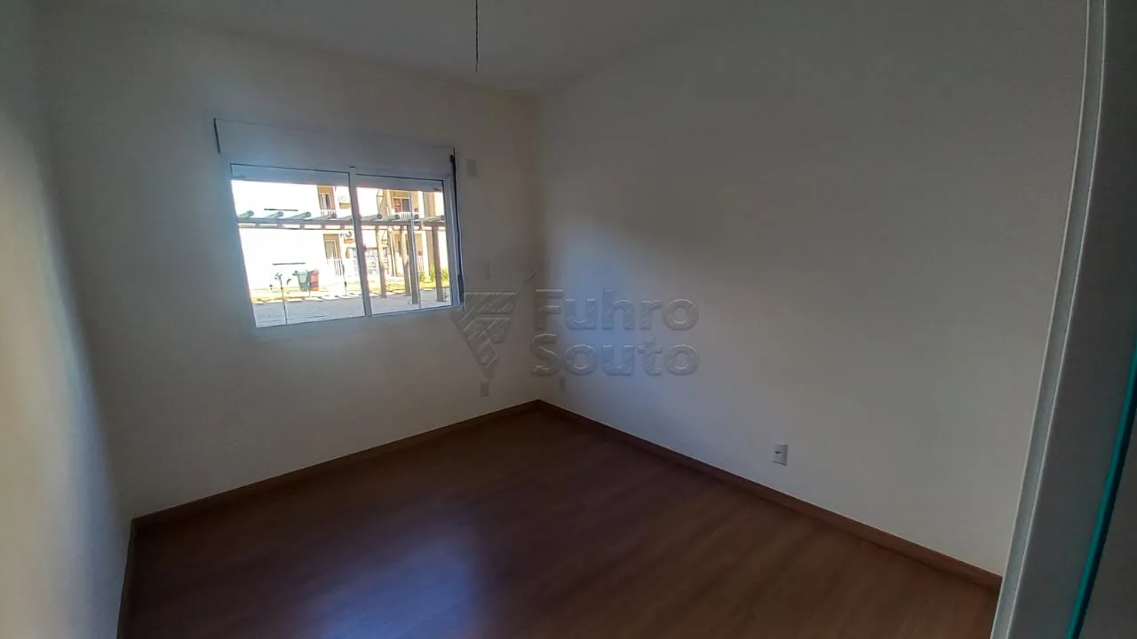 Comprar Apartamento / Padr&atilde;o em Pelotas R$ 236.000,00 - Foto 4