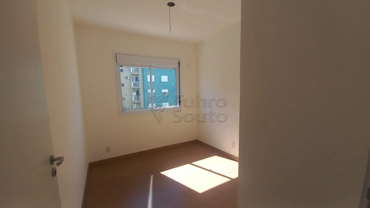 Comprar Apartamento / Padr&atilde;o em Pelotas R$ 236.000,00 - Foto 4