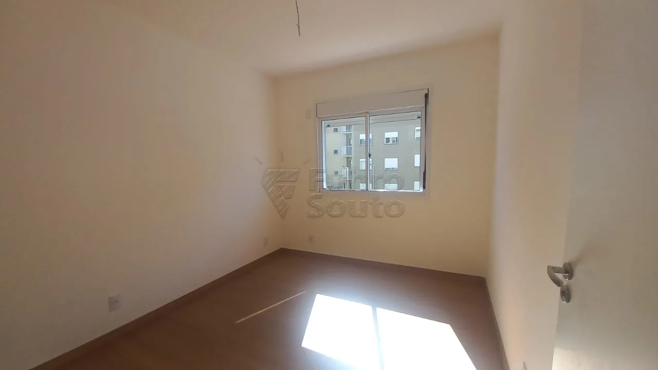 Comprar Apartamento / Padr&atilde;o em Pelotas R$ 236.000,00 - Foto 5
