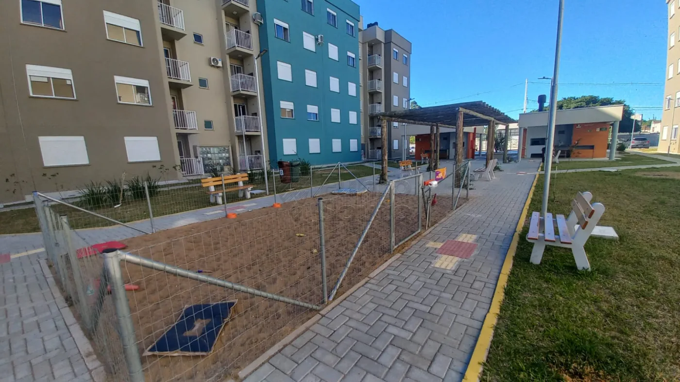 Comprar Apartamento / Padr&atilde;o em Pelotas R$ 236.000,00 - Foto 16