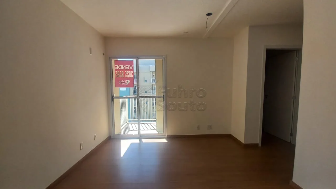 Comprar Apartamento / Padr&atilde;o em Pelotas R$ 240.000,00 - Foto 1