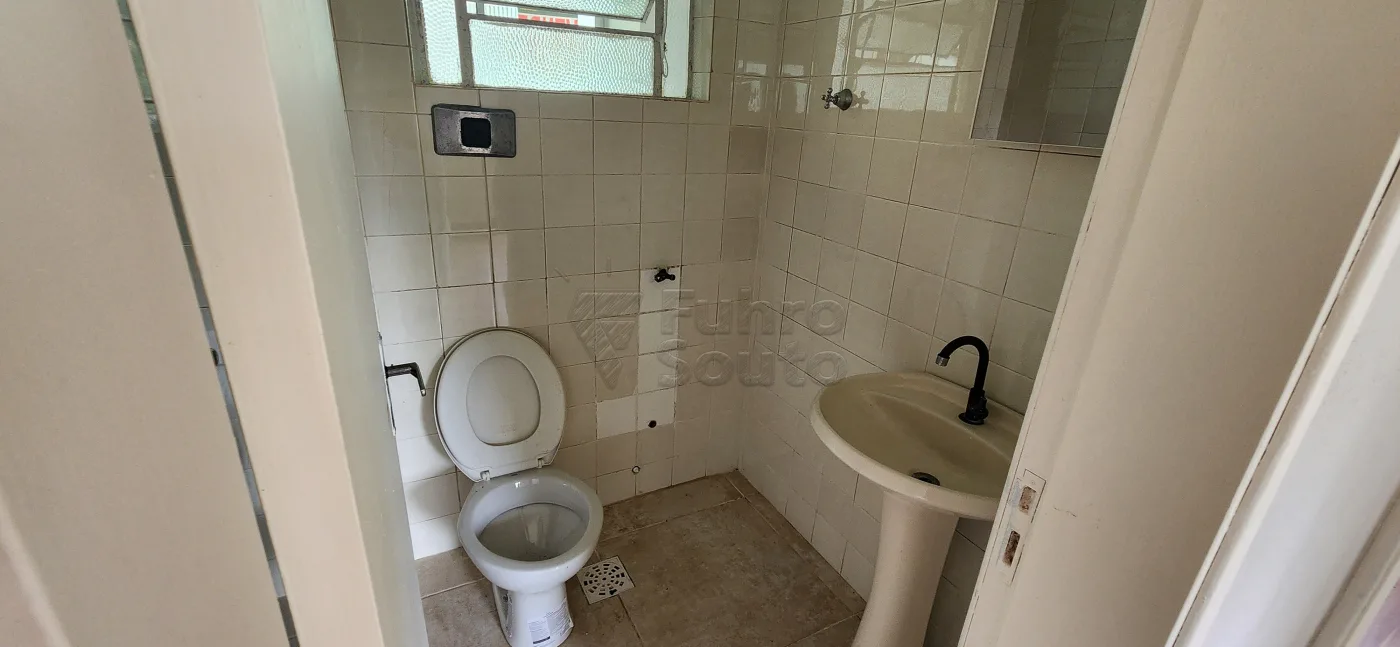 Comprar Apartamento / Padr&atilde;o em Pelotas R$ 185.000,00 - Foto 6