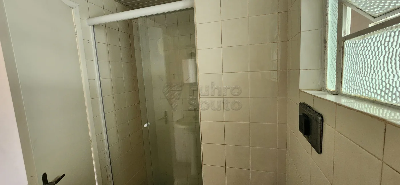 Comprar Apartamento / Padr&atilde;o em Pelotas R$ 185.000,00 - Foto 7