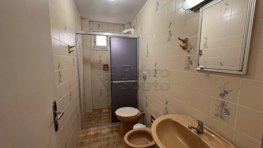 Alugar Apartamento / Padr&atilde;o em Pelotas R$ 1.200,00 - Foto 8