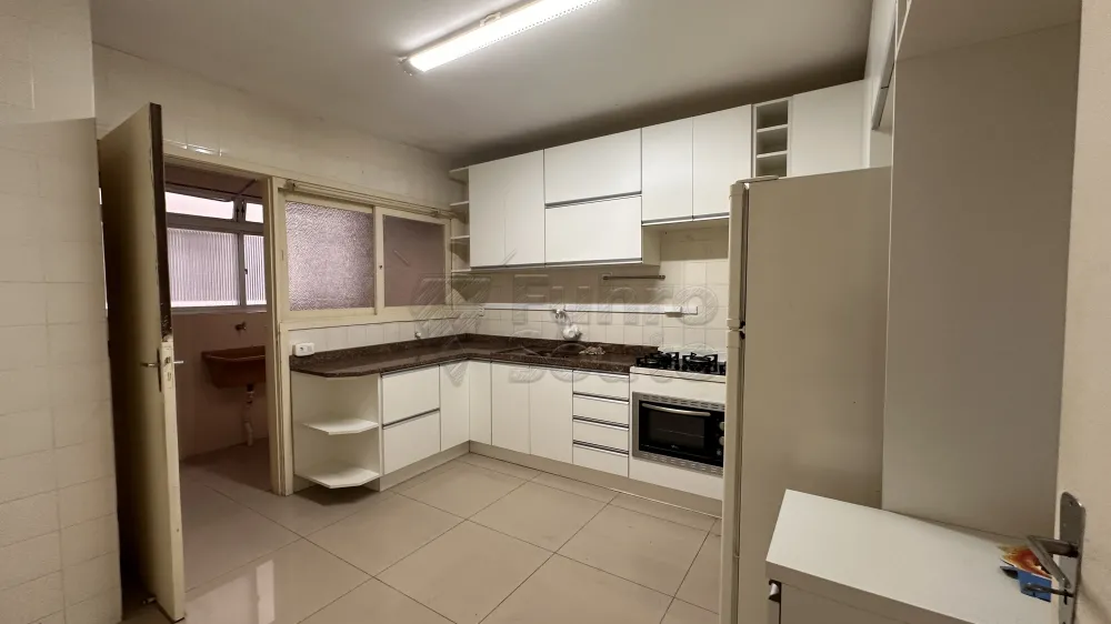 Alugar Apartamento / Padr&atilde;o em Pelotas R$ 1.200,00 - Foto 5