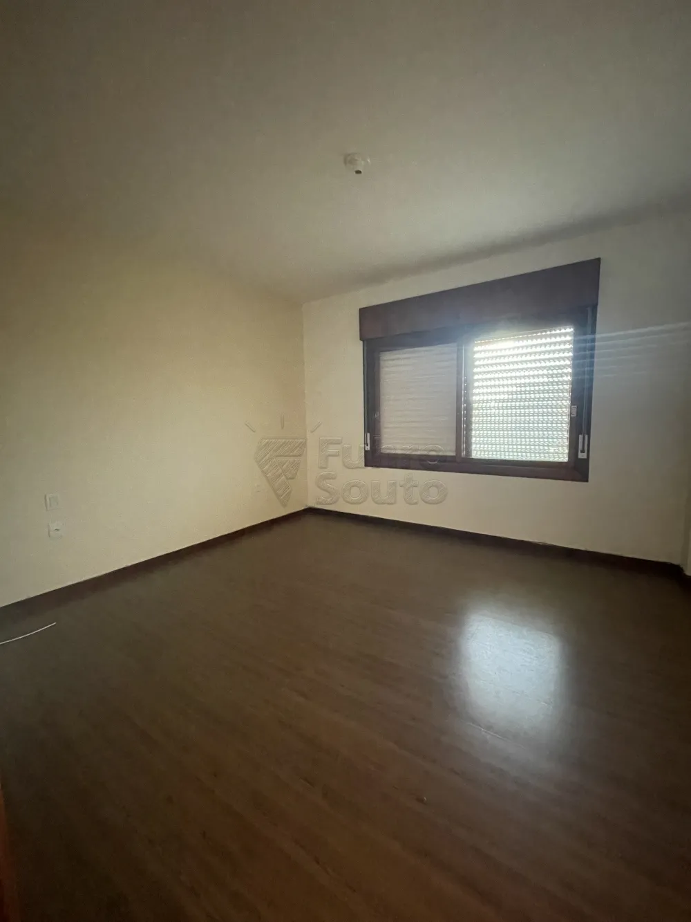 Comprar Apartamento / Padr&atilde;o em Pelotas R$ 749.000,00 - Foto 4